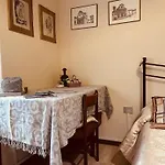 Benedetta Couette-café