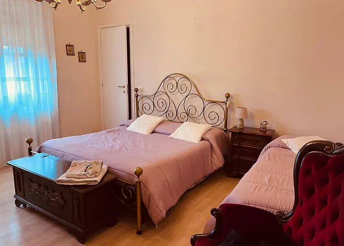 Benedetta Couette-café